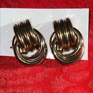 Elegant Gold-Tone Hoop Earrings